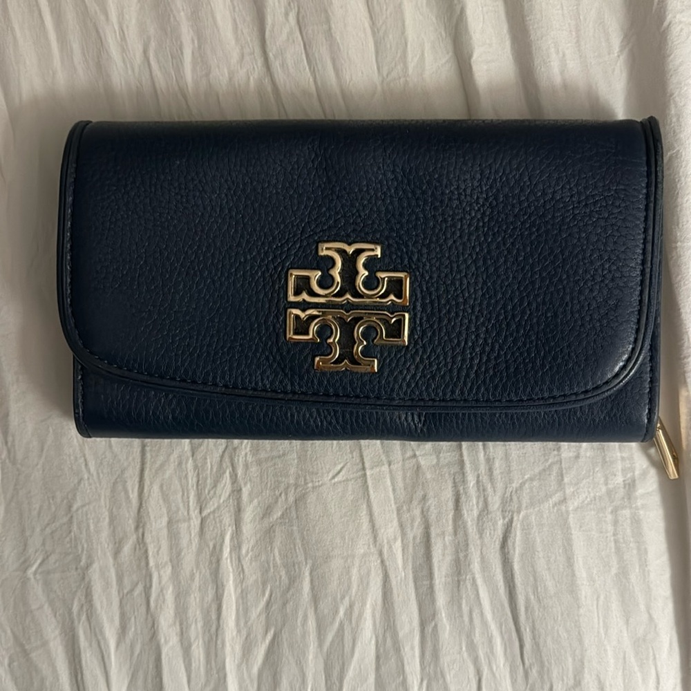 Excellent condition big wallet original Tory Burch